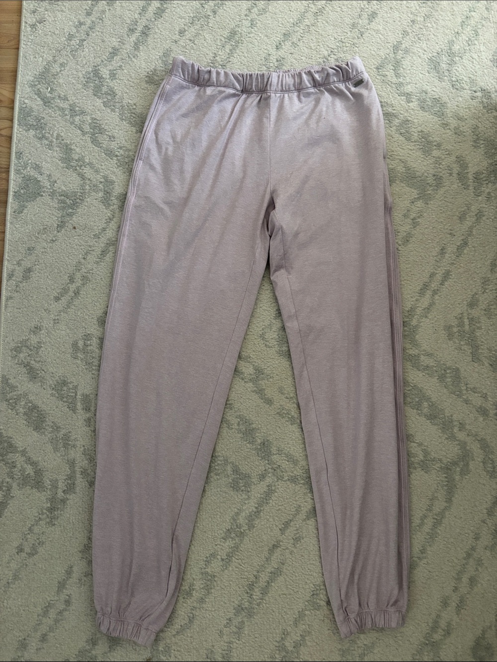 Vuori women’s sweatpants